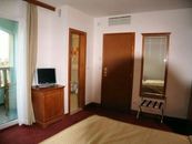 p189m40rj3ri61imrchf1vks1gq4a.jpg