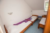 Hostel KARLOVAC, třiulůžkov&yacute; pokoj