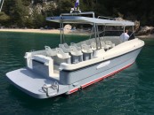 Motorov&yacute; člun typu Camaro 1000 Passenger