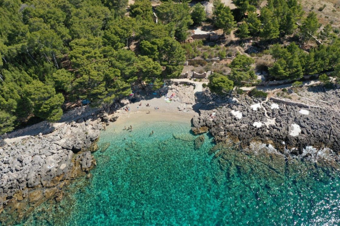 Dovolená na polosamotě - ostrov HVAR